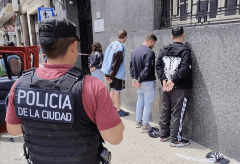 Detuvieron a cuatro personas en Retiro con drogas y herramientas para robar&nbsp;autos