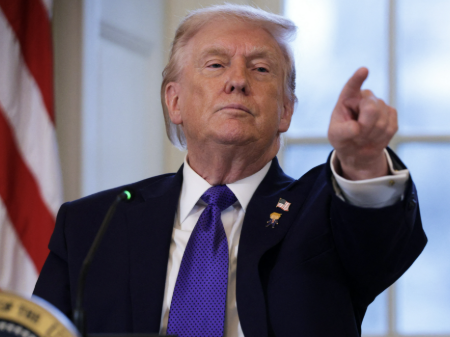 Trump niega versiones sobre reparos militares a un eventual ataque contra Irán