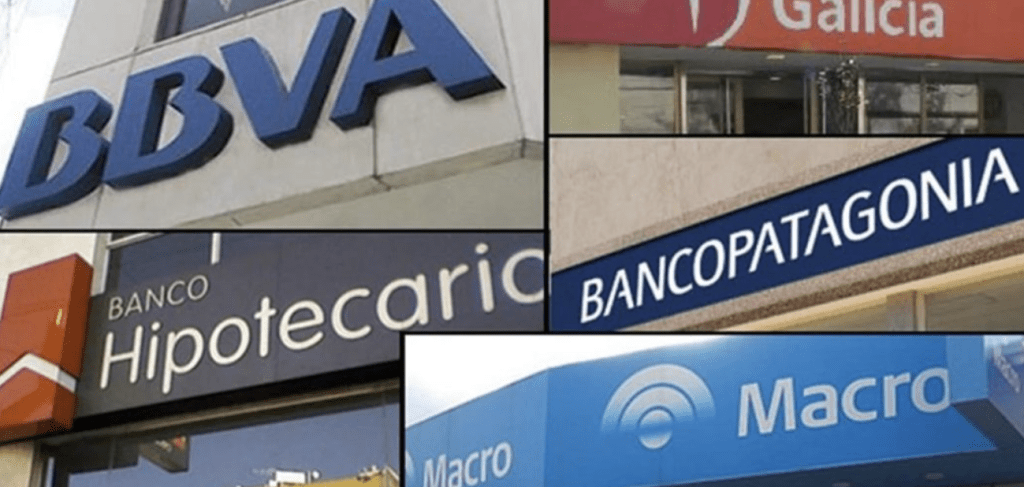 Bancarios acuerdan suba salarial y el básico supera los $2,18 millones