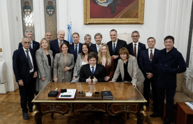 Milei convocó a una reunión de Gabinete en medio de las tensiones internas del&nbsp;oficialismo
