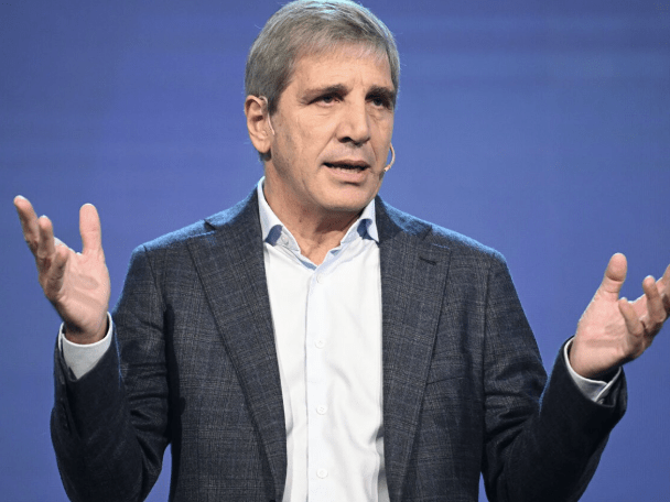 Caputo busca respaldo de los contadores para impulsar el plan de Inocencia&nbsp;Fiscal