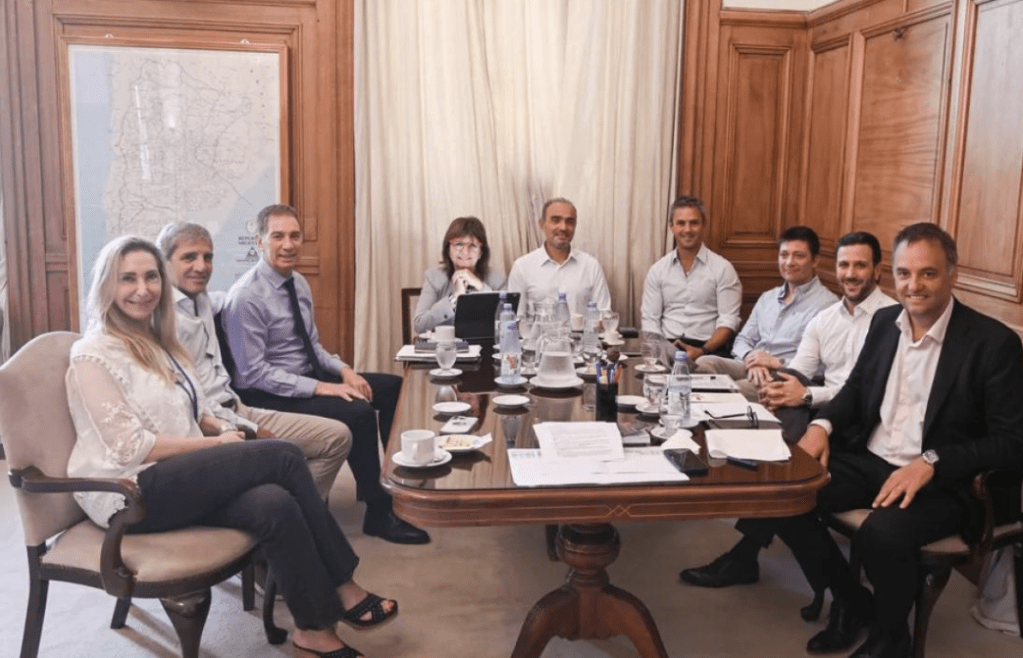 La mesa política del Gobierno vuelve a reunirse en medio de la interna&nbsp;libertaria