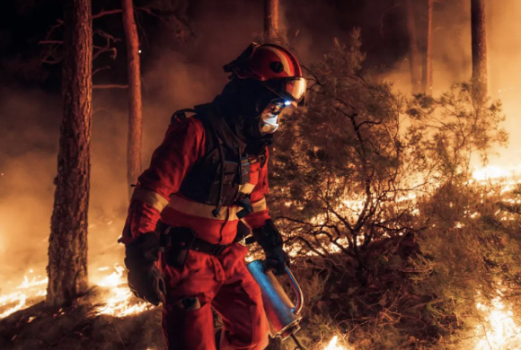 Miles de personas fueron evacuadas por incendios y calor extremo en el sur de Europa